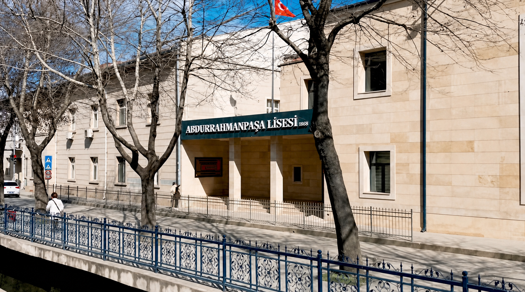 Abdurrahman Paşa Lisesi tarihi binası